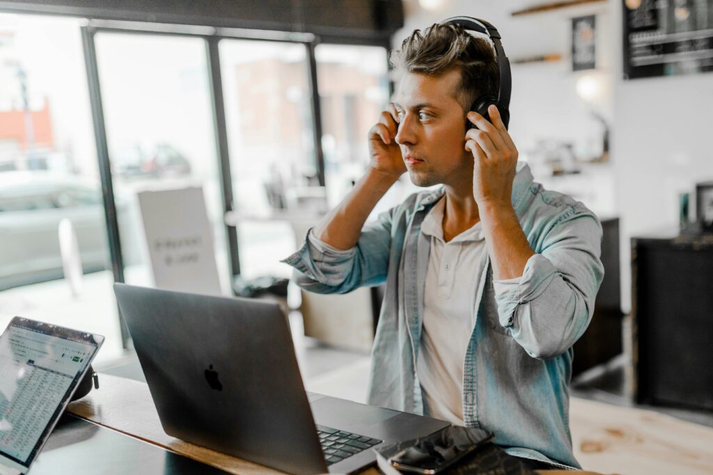 lead generation telefonica B2B — operatore professionale contatta prospect qualificati